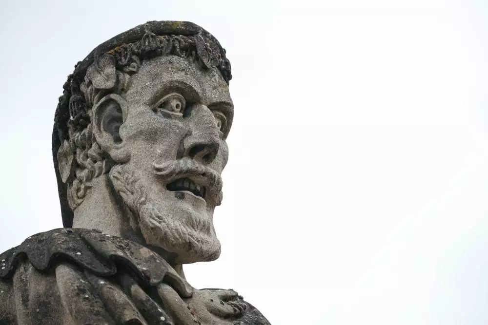 one of the emperor heads outside the sheldonian theatre